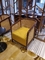 Gelaimei Hotel Lobby Furniture เก้าอี้ไม้เนื้อแข็งพร้อมโต๊ะน้ำชา OEM Welcome